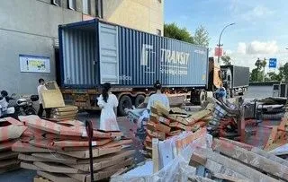 Доставка запчастей в Россию автотранспортом. Карго